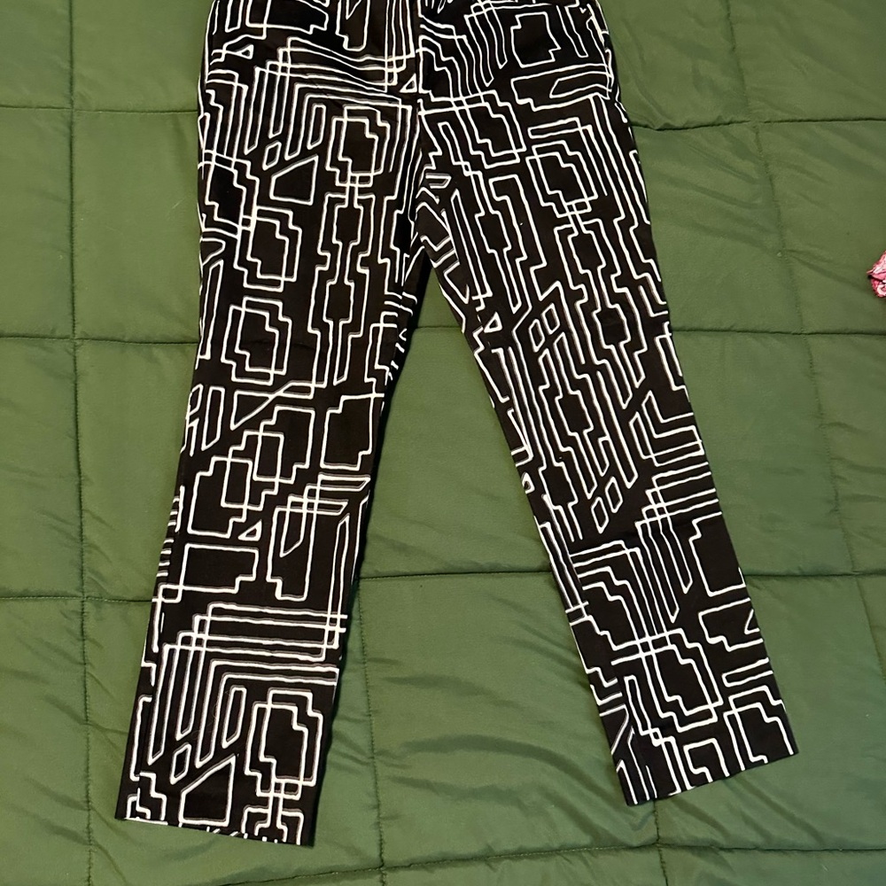 Worthington Black and White Patterned Pants